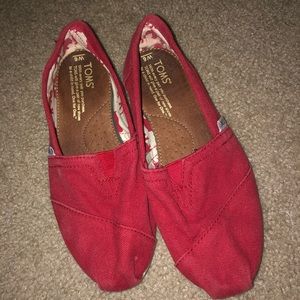 Red toms slip on shoes